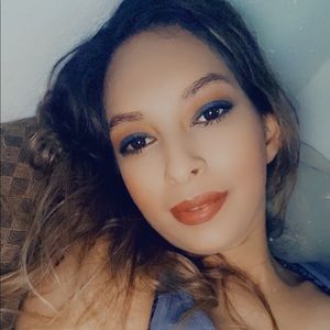 Meet your Posher, Gabriela